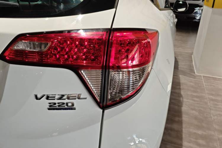 Used Honda Vezel 2019 220 TURBO CVT Elite Edition China VI Right Rear Taillight