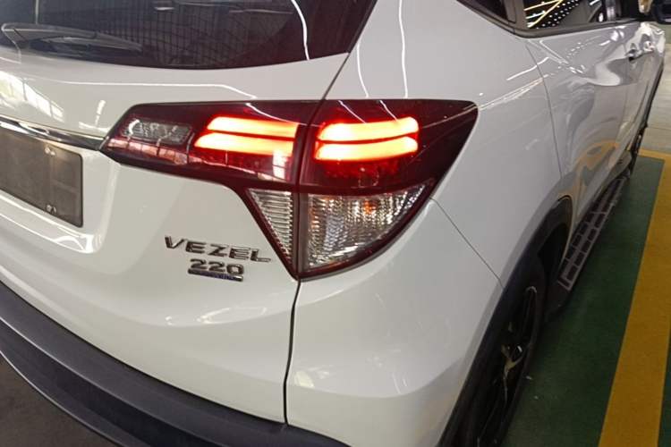 Used Honda Vezel 2019 220 TURBO CVT Luxury Edition China VI Right Rear Taillight
