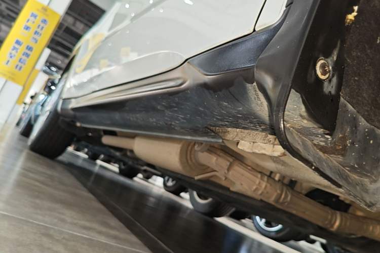 Used Honda Vezel 2019 220 TURBO CVT Elite Edition China VI Right Side Sill