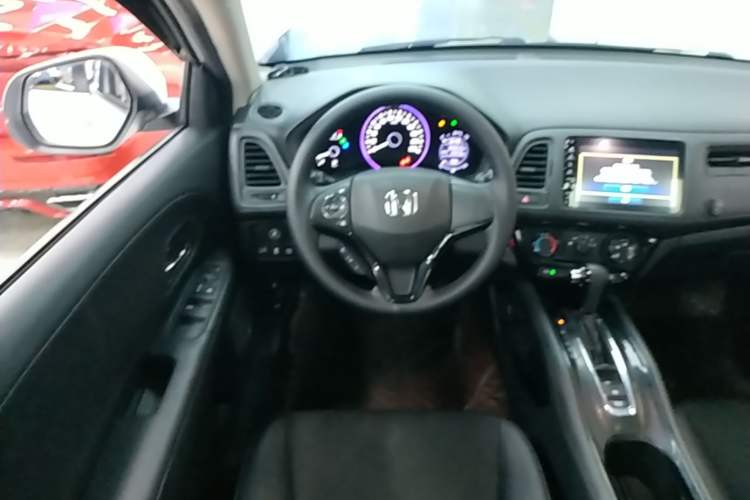 Used Honda Vezel 2019 1.5L CVT Luxury Model China VI Steering Wheel