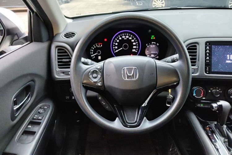 Used Honda Vezel 2019 1.5L CVT Pioneer Edition China V Steering Wheel
