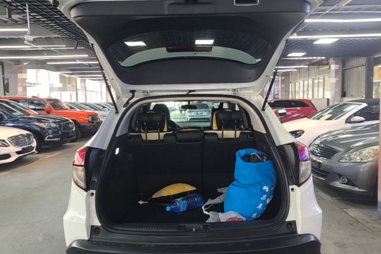 Used Honda Vezel 2019 220 TURBO CVT Luxury Edition China VI Trunk