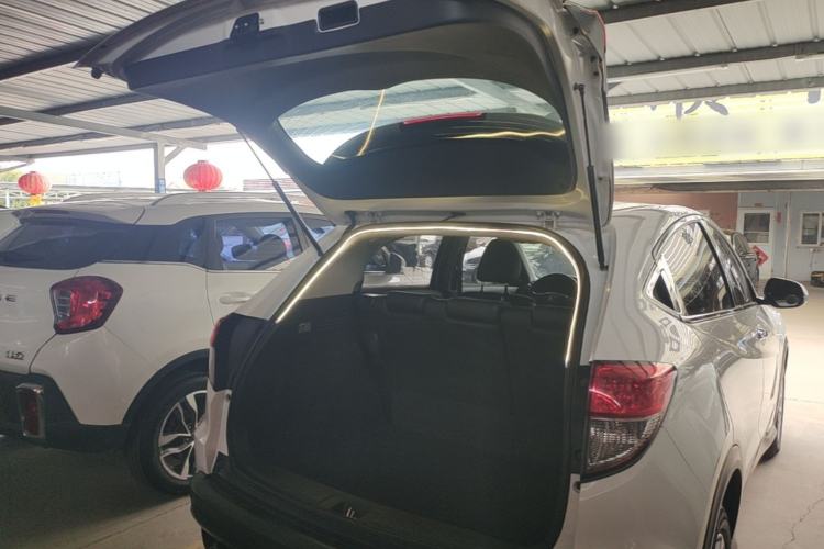 Used Honda Vezel 2019 1.5L CVT Pioneer Edition China VI Trunk