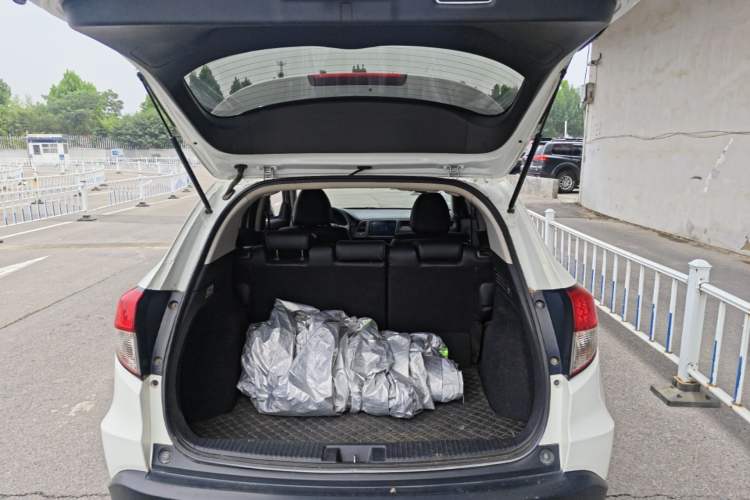 Used Honda Vezel 2019 1.5L CVT Pioneer Edition China VI Trunk