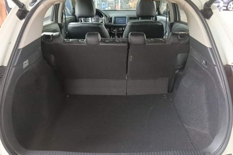 Used Honda Vezel 2019 1.5L CVT Luxury Model China VI Trunk