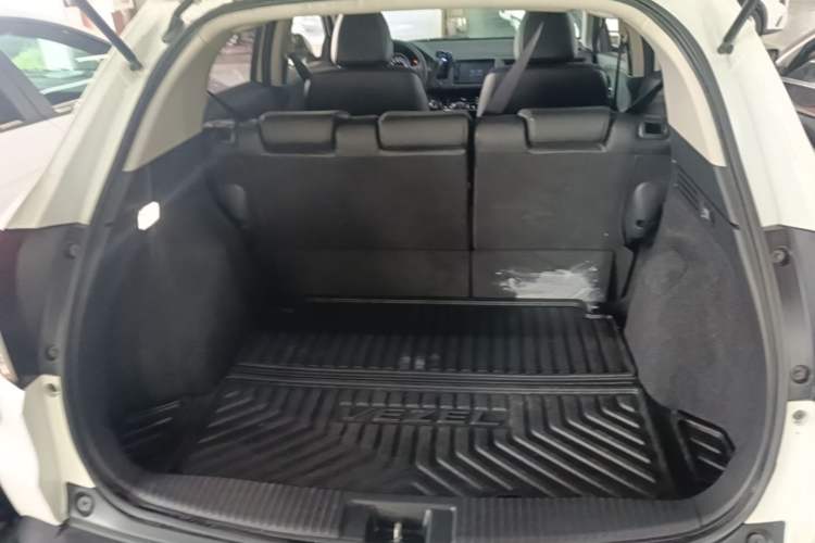 Used Honda Vezel 2019 220 TURBO CVT Luxury Edition China VI Trunk