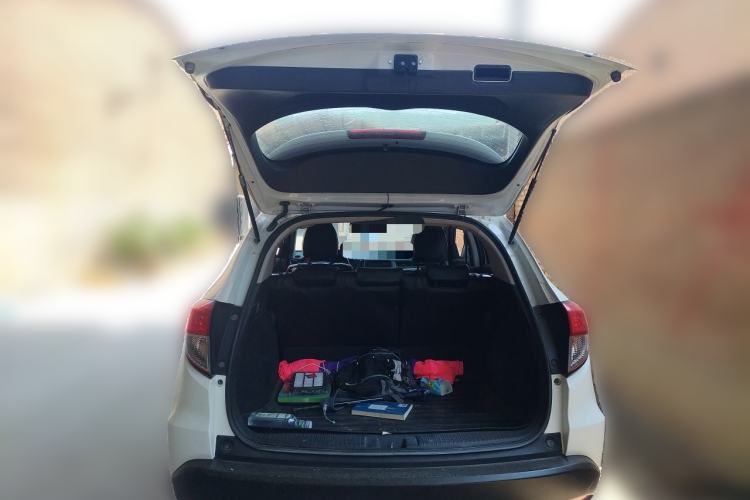 Used Honda Vezel 2019 220 TURBO CVT Elite Edition China VI Trunk