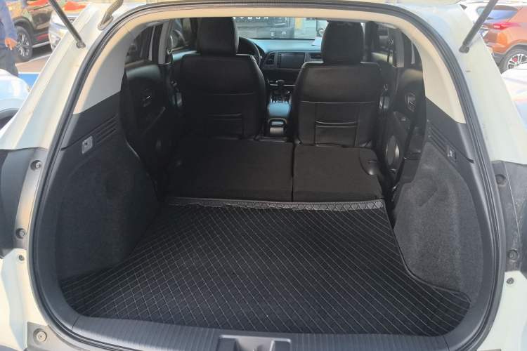 Used Honda Vezel 2019 220 TURBO CVT Elite Edition China VI Trunk