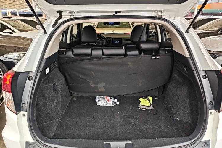 Used Honda Vezel 2019 220 TURBO CVT Luxury Edition China VI Trunk