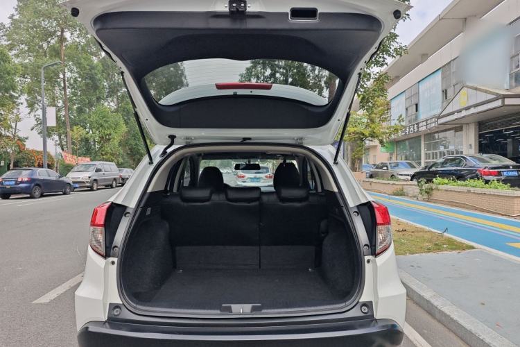 Used Honda Vezel 2019 220 TURBO CVT Elite Edition China VI Trunk