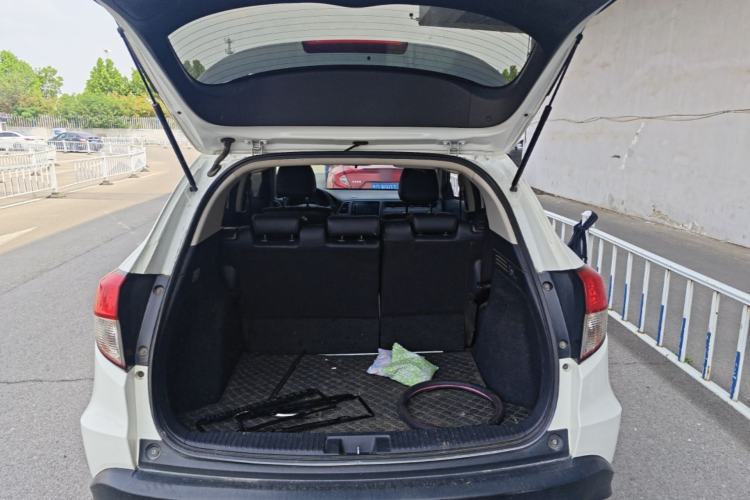 Used Honda Vezel 2019 1.5L CVT Pioneer Edition China VI Trunk
