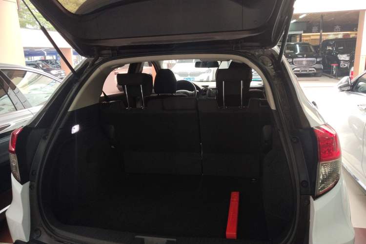 Used Honda Vezel 2019 220 TURBO CVT Elite Edition China VI Trunk