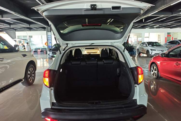 Used Honda Vezel 2019 1.5L CVT Pioneer Edition China VI Trunk