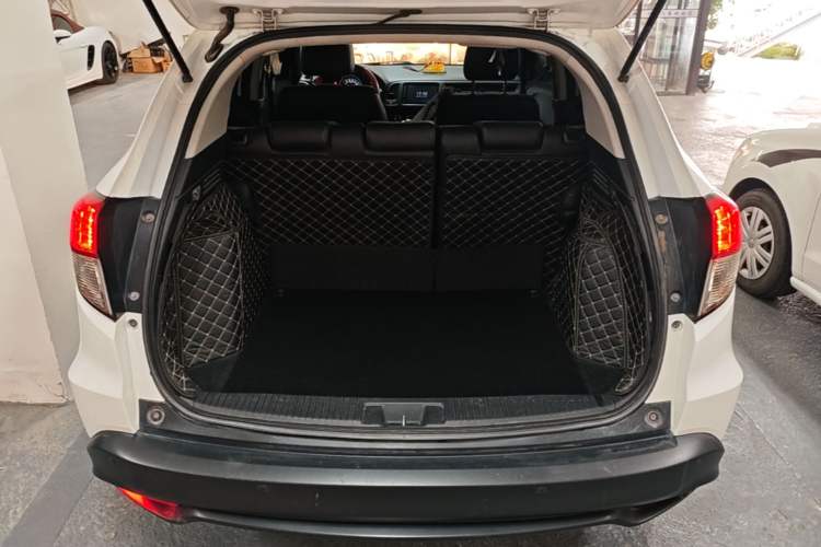 Used Honda Vezel 2019 1.5L CVT Pioneer Edition China VI Trunk