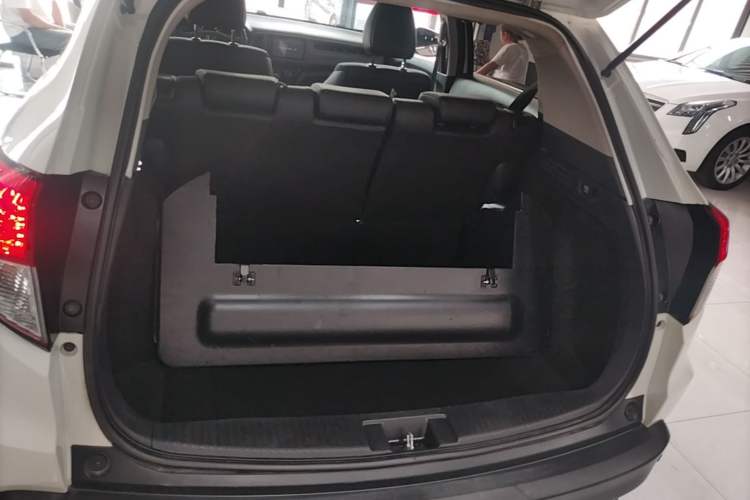 Used Honda Vezel 2019 1.5L CVT Pioneer Edition China VI Trunk