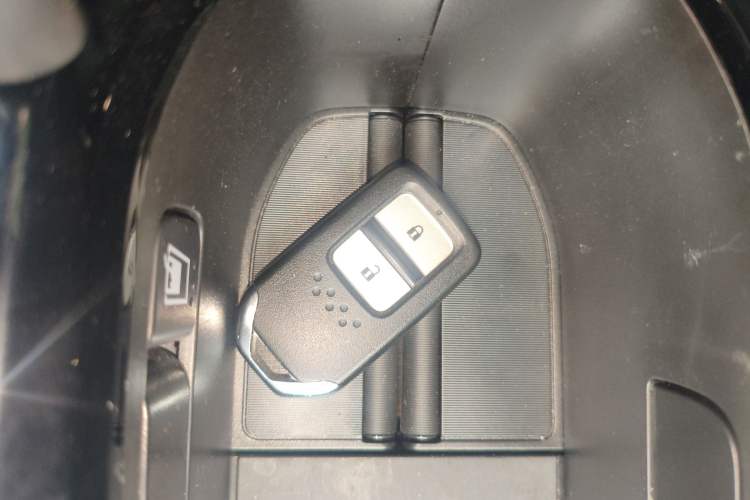 Used Honda Vezel 2019 1.5L CVT Luxury Model China VI Vehicle Key