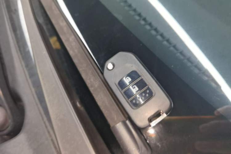 Used Honda Vezel 2019 220 TURBO CVT Elite Edition China VI Vehicle Key