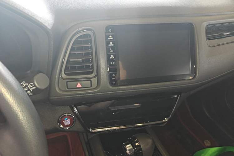 Used Honda Vezel 2020 220 TURBO CVT Elite Edition Audio And AC Panel