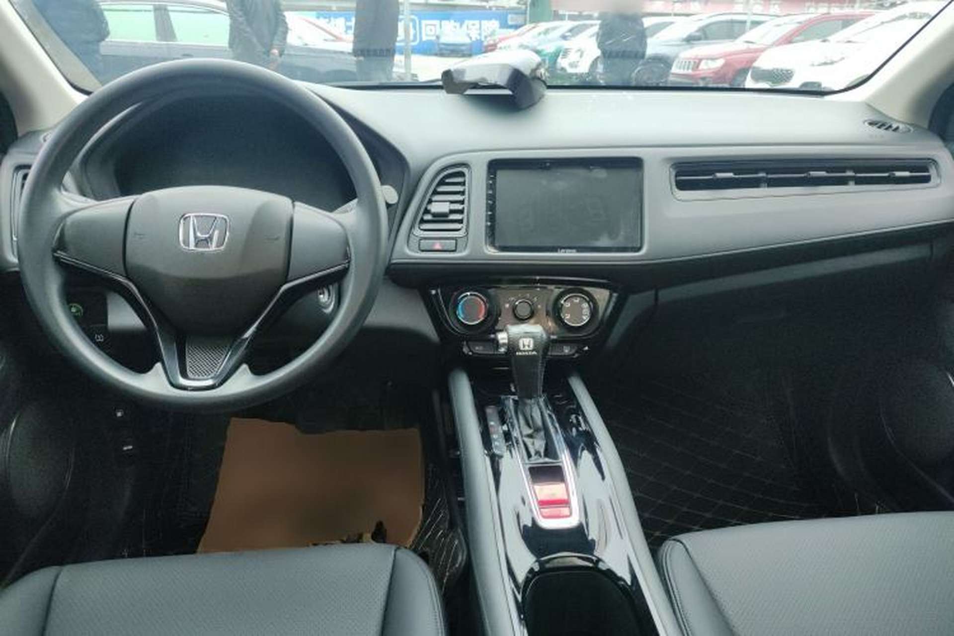 Used Honda Vezel 2020 1.5L CVT Elite Edition Center Console
