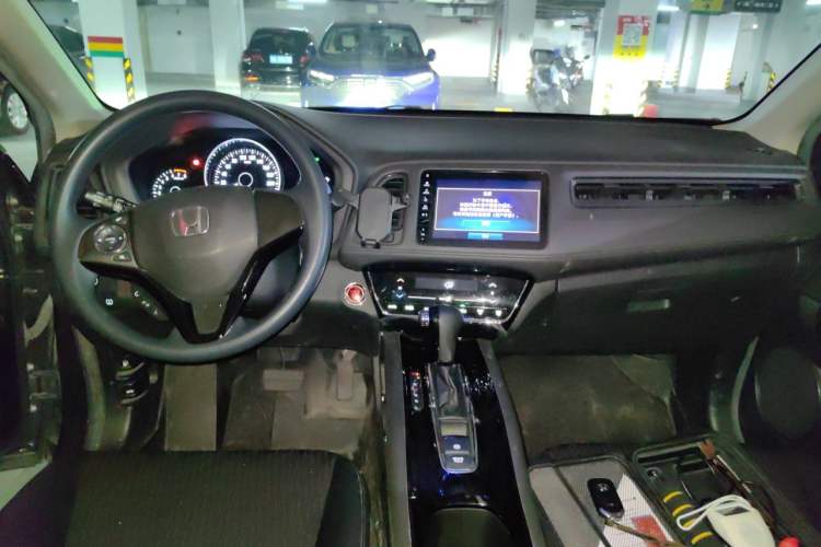 Used Honda Vezel 2020 220 TURBO CVT Luxury Edition Center Console