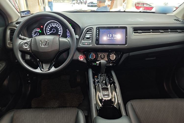 Used Honda Vezel 2020 1.5L CVT Luxury Edition Center Console