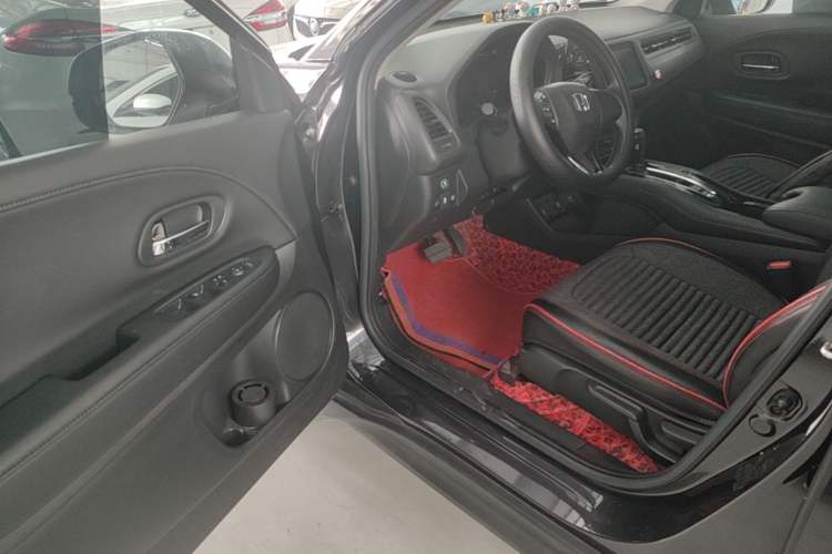 Used Honda Vezel 2020 1.5L CVT Luxury Edition Driver Seat