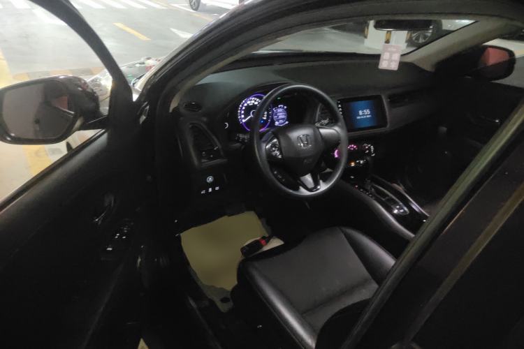 Used Honda Vezel 2020 1.5L CVT Luxury Edition Driver Seat