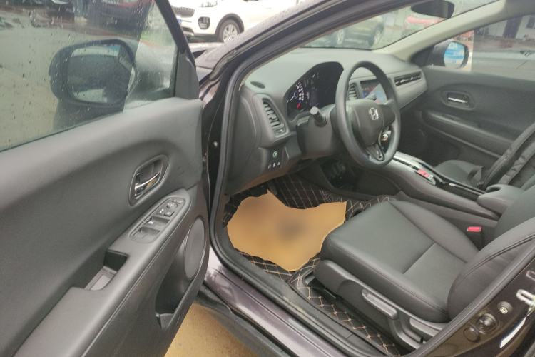 Used Honda Vezel 2020 1.5L CVT Elite Edition Driver Seat