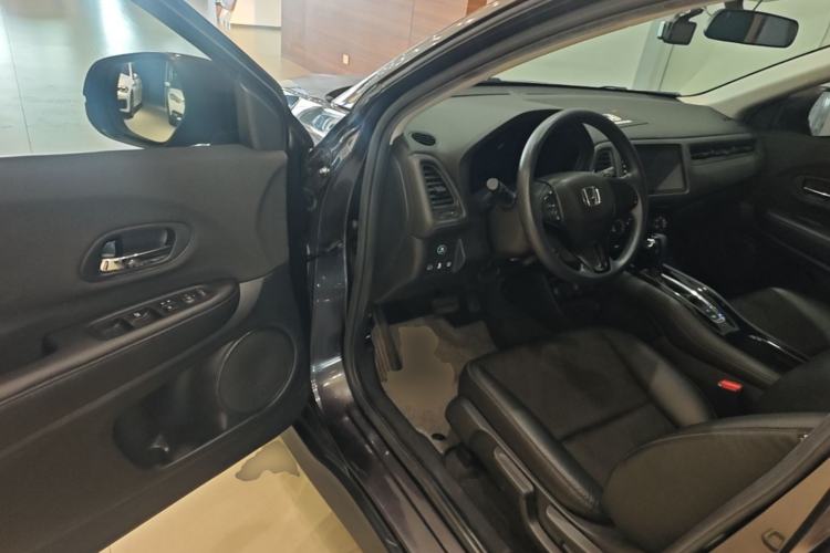 Used Honda Vezel 2020 1.5L CVT Pioneer Edition Driver Seat