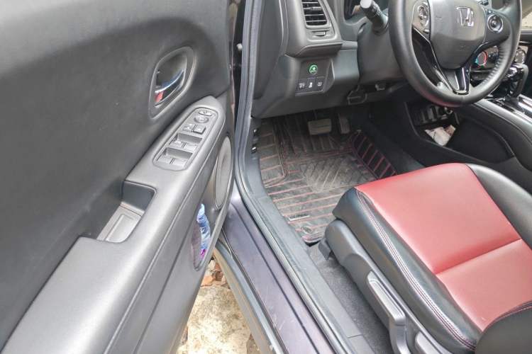 Used Honda Vezel 2020 1.5L CVT Pioneer Edition Driver Seat