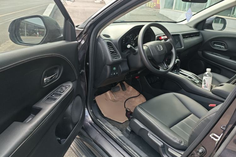 Used Honda Vezel 2020 1.5L CVT Elite Edition Driver Seat