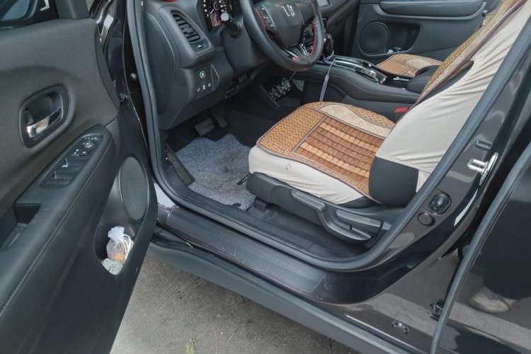 Used Honda Vezel 2020 1.5L CVT Pioneer Edition Driver Seat