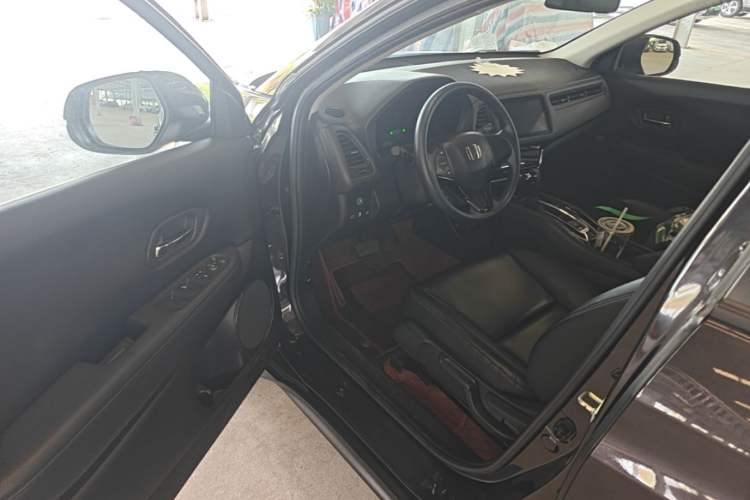 Used Honda Vezel 2020 220 TURBO CVT Elite Edition Driver Seat