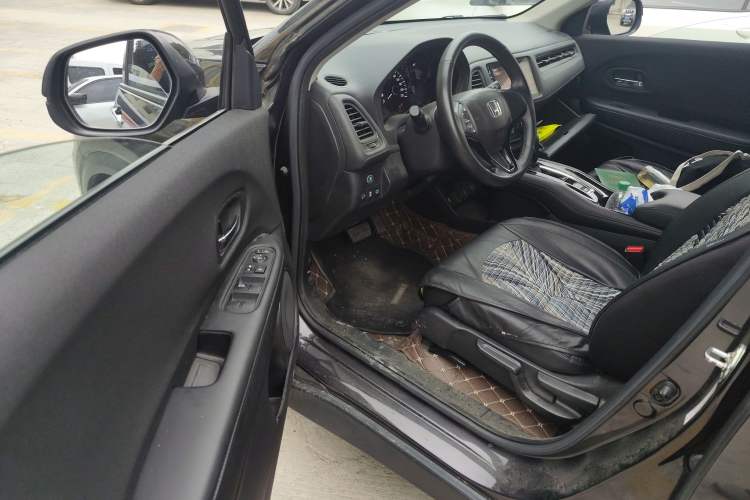 Used Honda Vezel 2020 1.5L CVT Pioneer Edition Driver Seat
