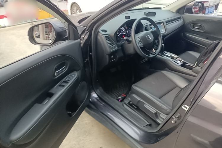 Used Honda Vezel 2020 1.5L CVT Luxury Edition Driver Seat
