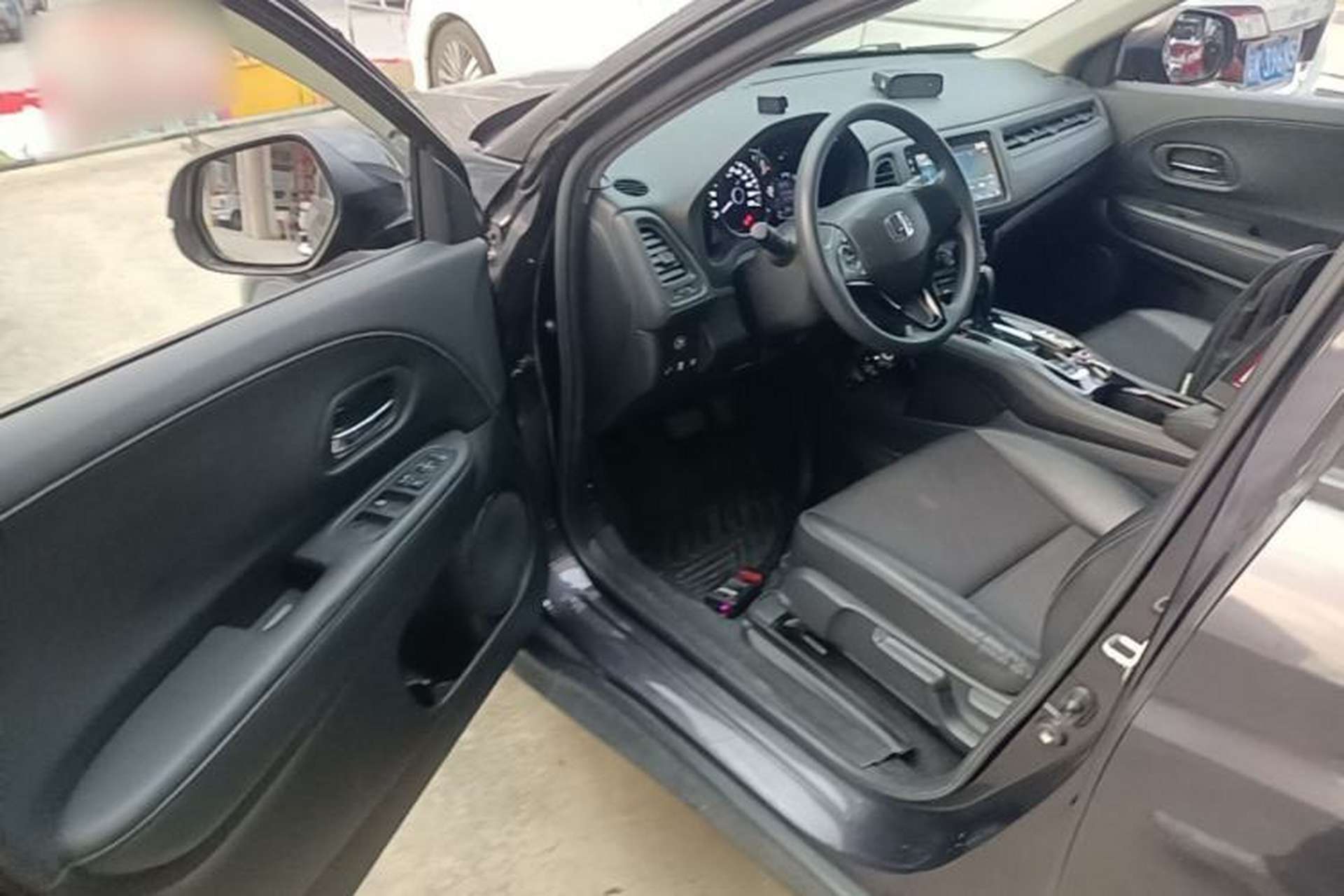 Used Honda Vezel 2020 1.5L CVT Luxury Edition Driver Seat