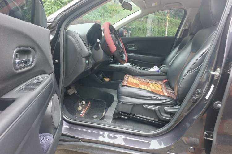 Used Honda Vezel 2020 220 TURBO CVT Elite Edition Driver Seat