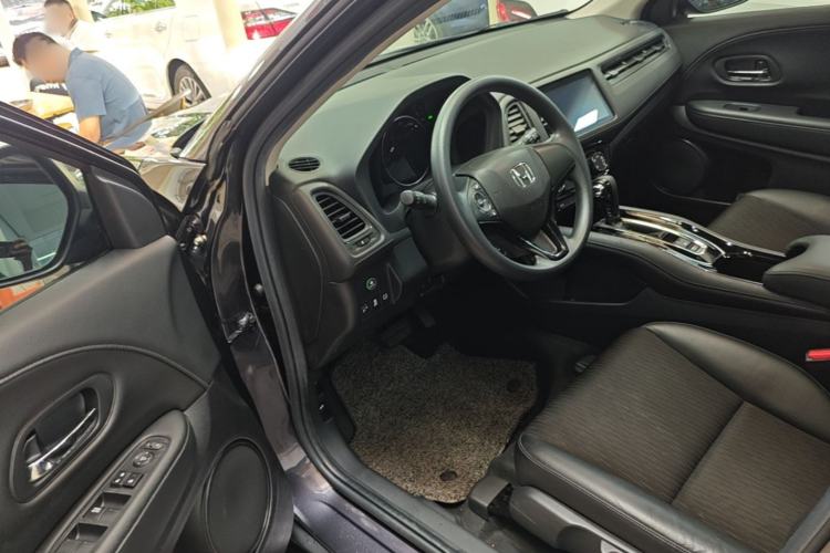Used Honda Vezel 2020 1.5L CVT Luxury Edition Driver Seat
