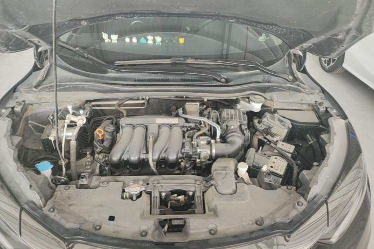 Used Honda Vezel 2020 1.5L CVT Luxury Edition Engine Bay