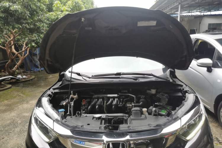 Used Honda Vezel 2020 1.5L CVT Pioneer Edition Engine Bay