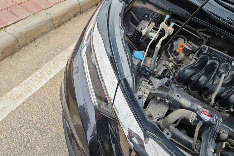 Used Honda Vezel 2020 1.5L CVT Pioneer Edition Engine Bay Right
