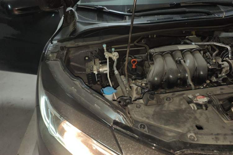 Used Honda Vezel 2020 1.5L CVT Pioneer Edition Engine Bay Right