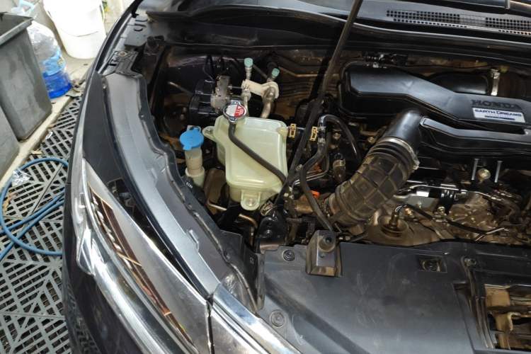 Used Honda Vezel 2020 220 TURBO CVT Elite Edition Engine Bay Right