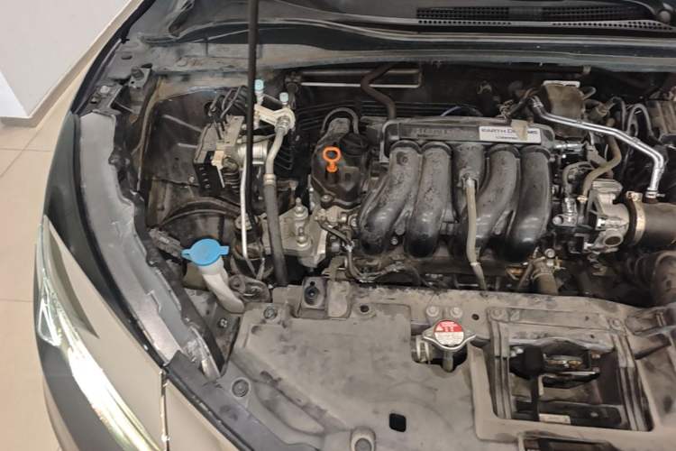 Used Honda Vezel 2020 1.5L CVT Pioneer Edition Engine Bay Right
