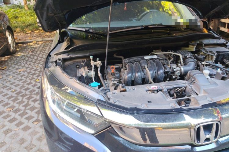 Used Honda Vezel 2020 1.5L CVT Pioneer Edition Engine Bay Right