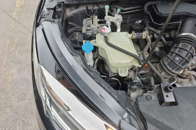 Used Honda Vezel 2020 220 TURBO CVT Elite Edition Engine Bay Right