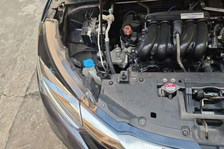 Used Honda Vezel 2020 1.5L CVT Pioneer Edition Engine Bay Right