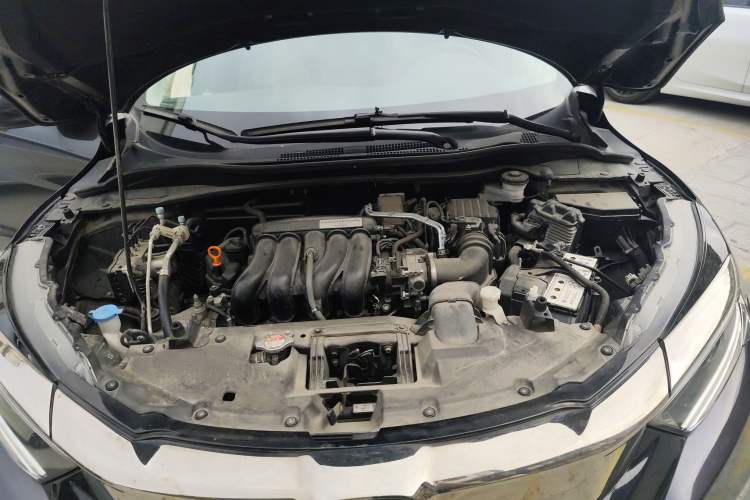 Used Honda Vezel 2020 1.5L CVT Pioneer Edition Engine Bay