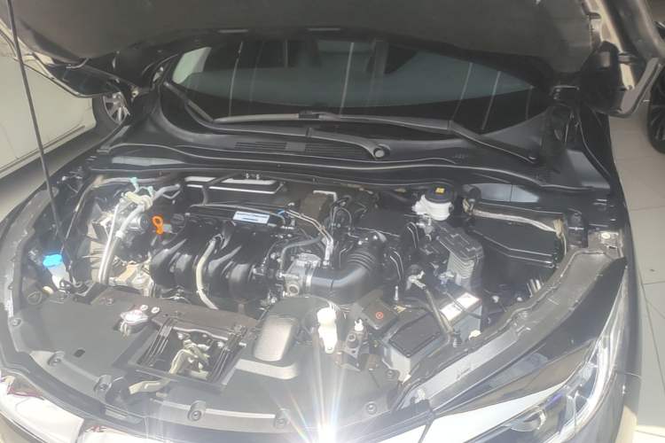 Used Honda Vezel 2020 1.5L CVT Pioneer Edition Engine Bay