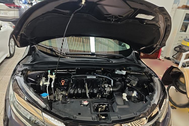 Used Honda Vezel 2020 1.5L CVT Luxury Edition Engine Bay